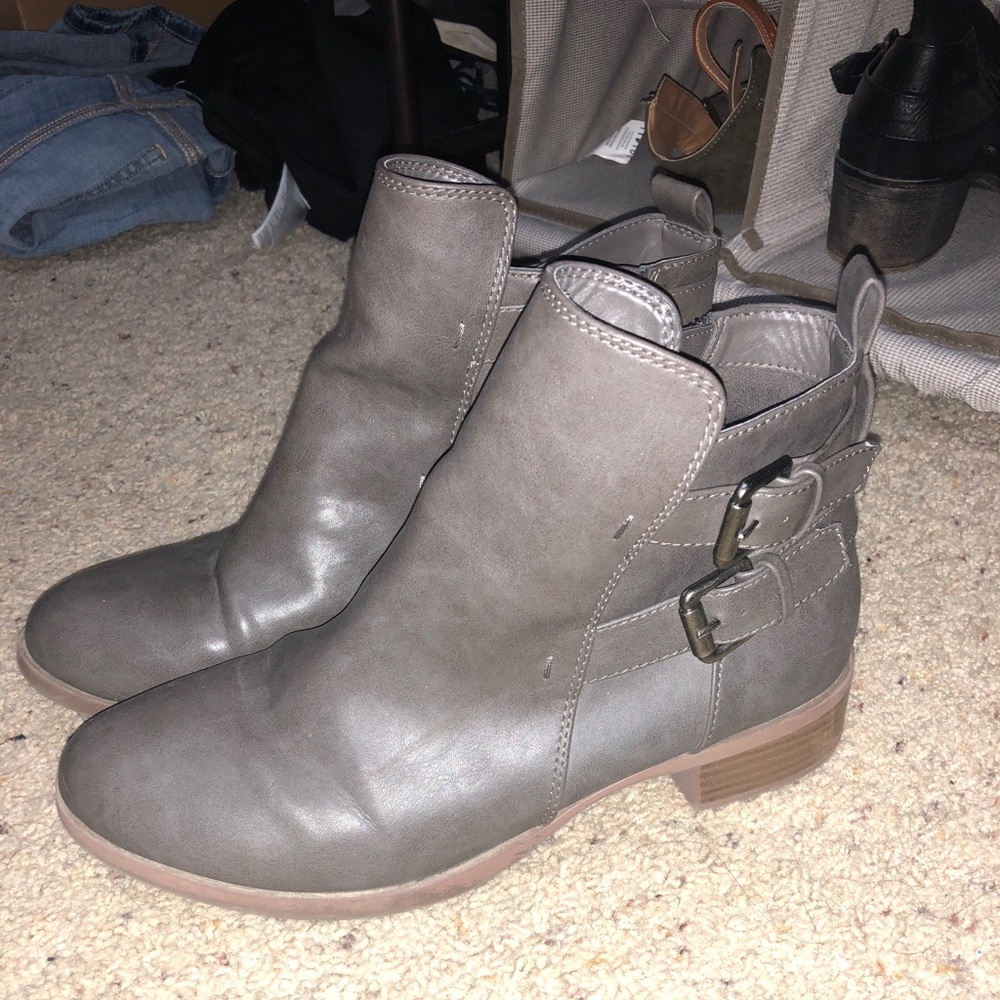 Grey booties Size 9 - Picture 2 of 3